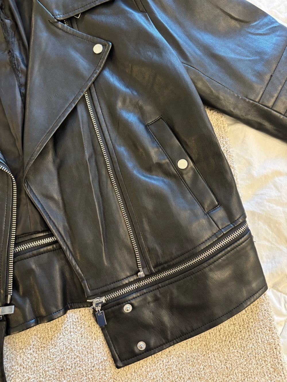 Leather jacket - Picture 2 of 11